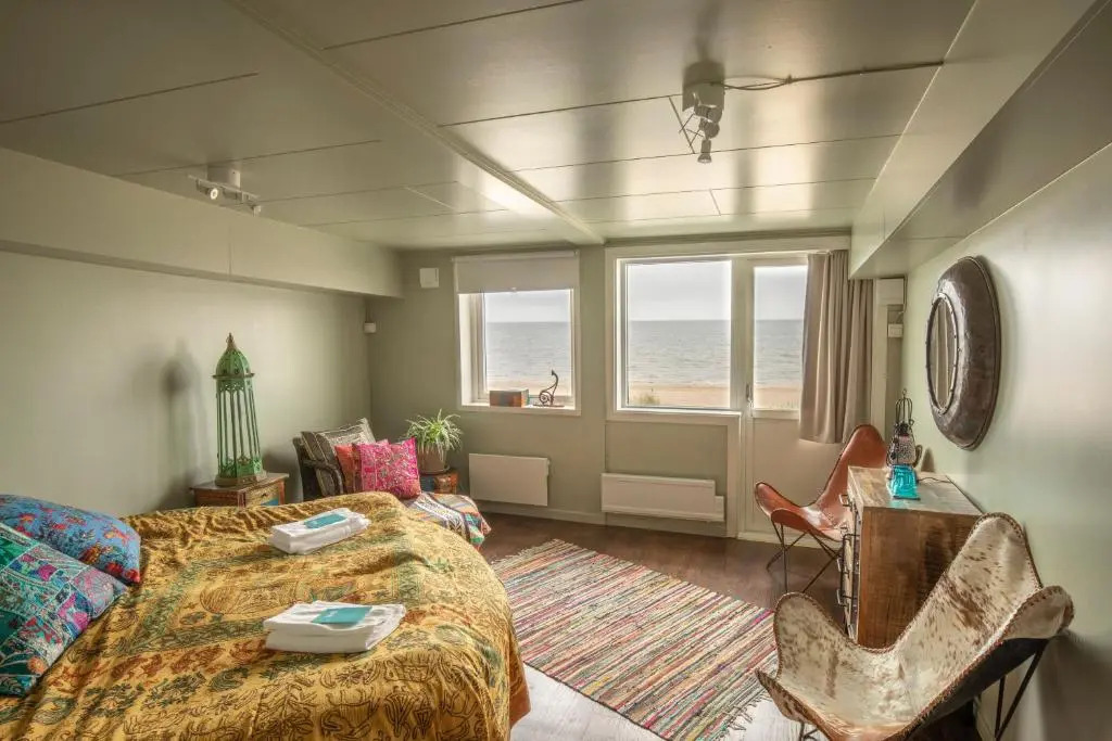 FlipFlop Beach Rooms