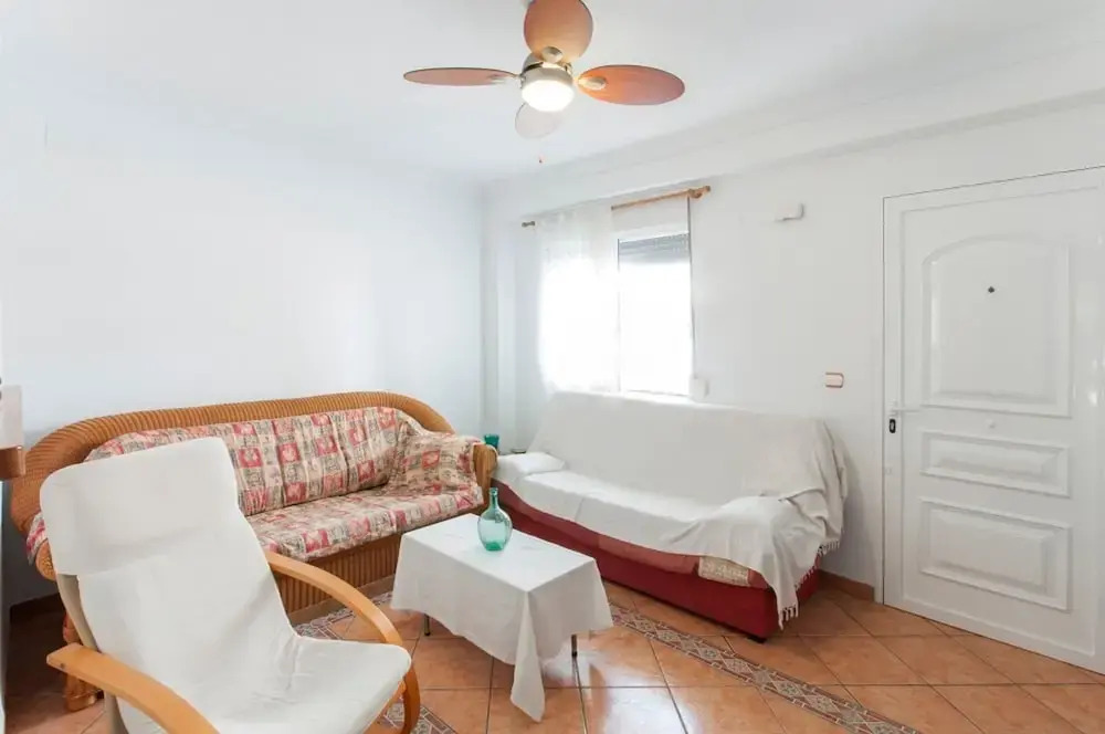 Llam Ntol in Oliva With 3 Bedrooms and 1 Bathrooms