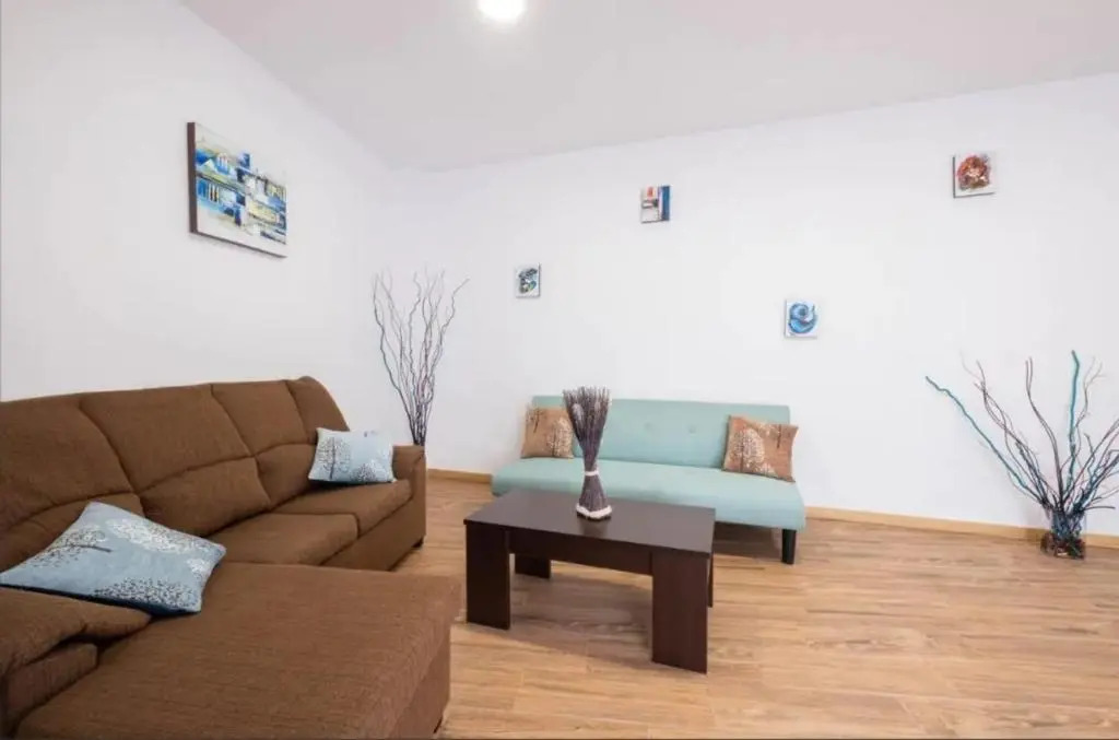Karin House