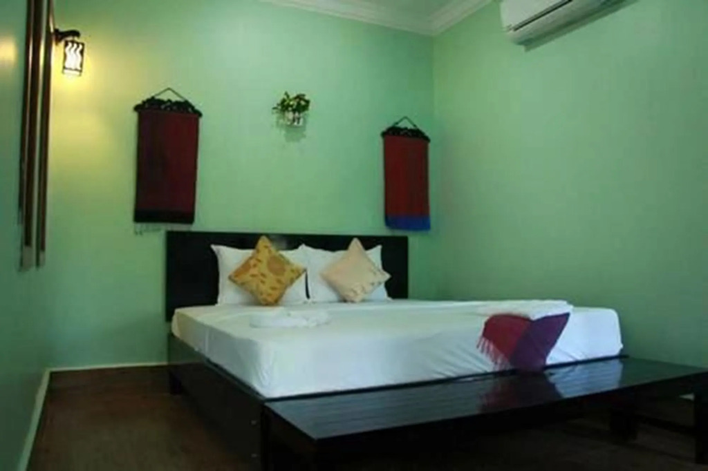 The Coconut House Hotel