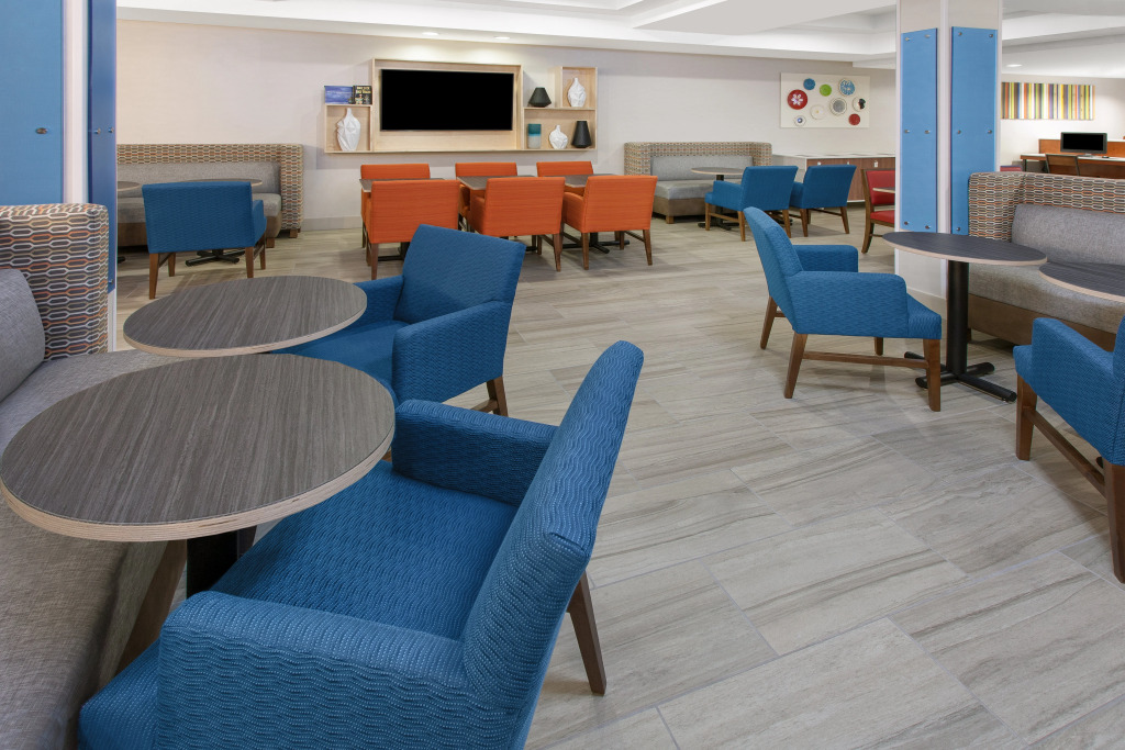 Holiday Inn Express Hotel & Suites Lake Zurich-Barrington by IHG