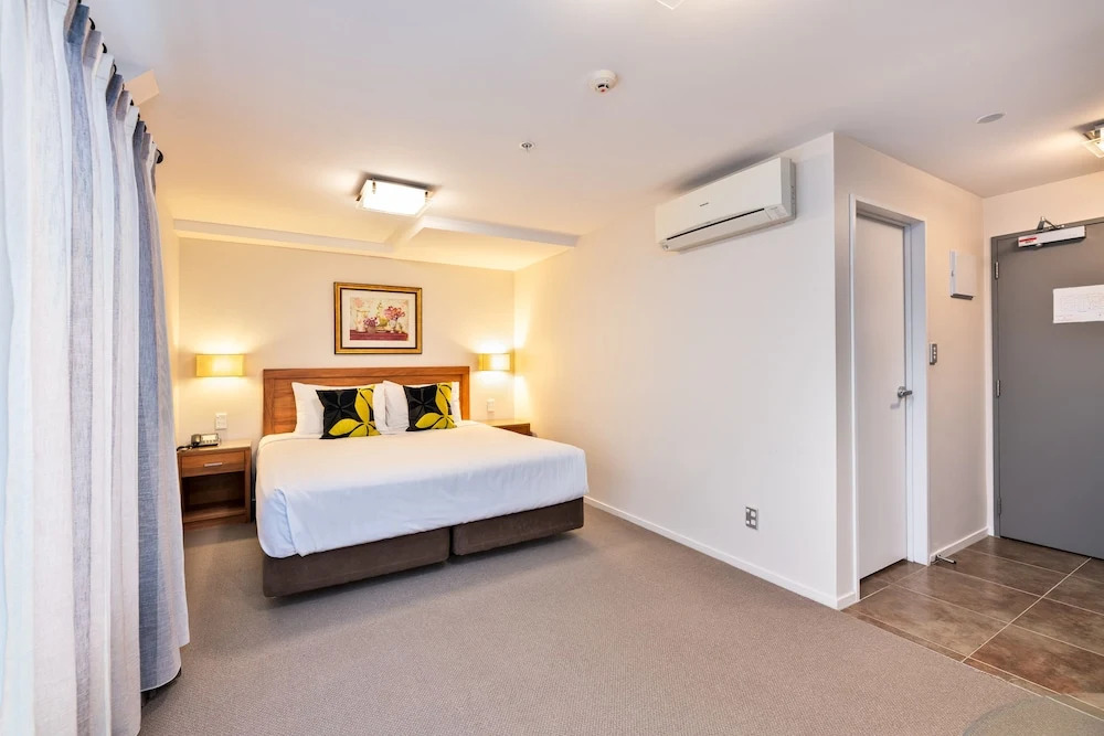Quality Suites Alexander Inn