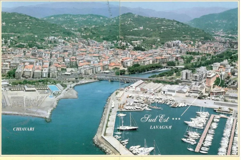 Hotel Sud Est by Fam Rossetti