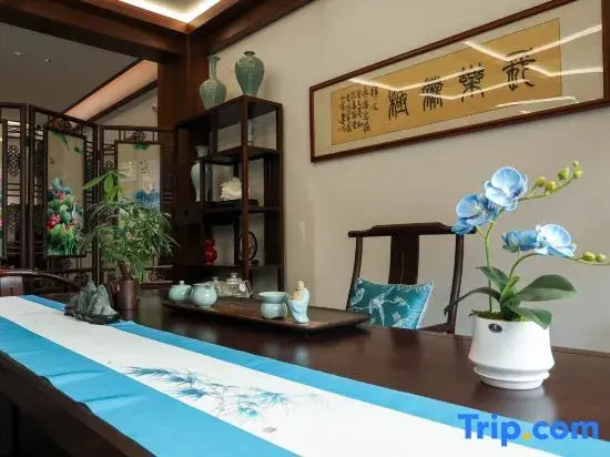 Millennium City Park West Garden No. 3 Homestay (Wansui Mountain Wuxia City)