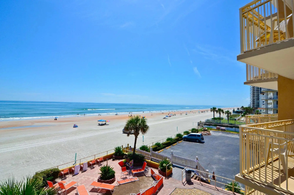 RUSHHH Daytona Beach, Tapestry Collection by Hilton