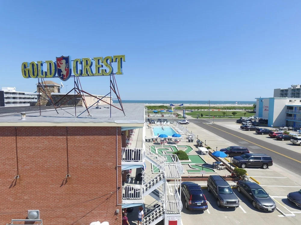 Gold Crest Motel