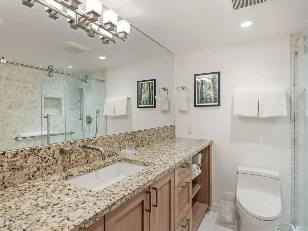 Comfortable 3BR Condo in Downtown Aspen Near Lift 1A With Pool & hot Tub!