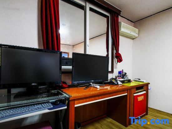 Hotel YAM Yeosu Hakdong