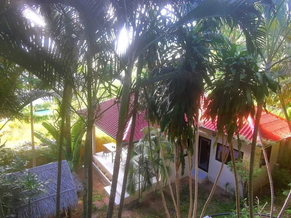 Jade cottages