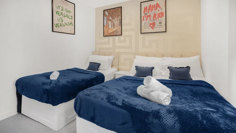 2 Bed Apt Sleeps 7 - Arcade Machine, Wifi, Central