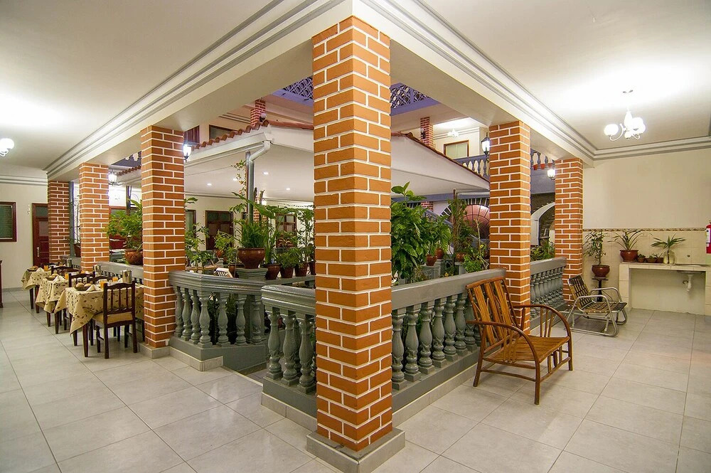 La Colmena Hotel