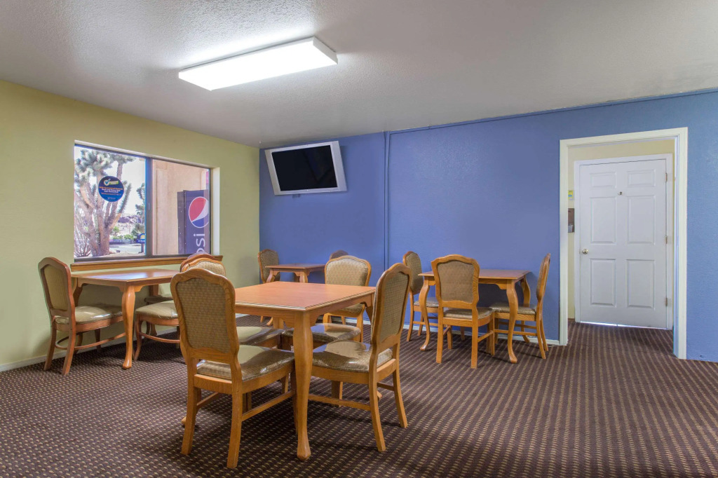 Days Inn by Wyndham Kingman West