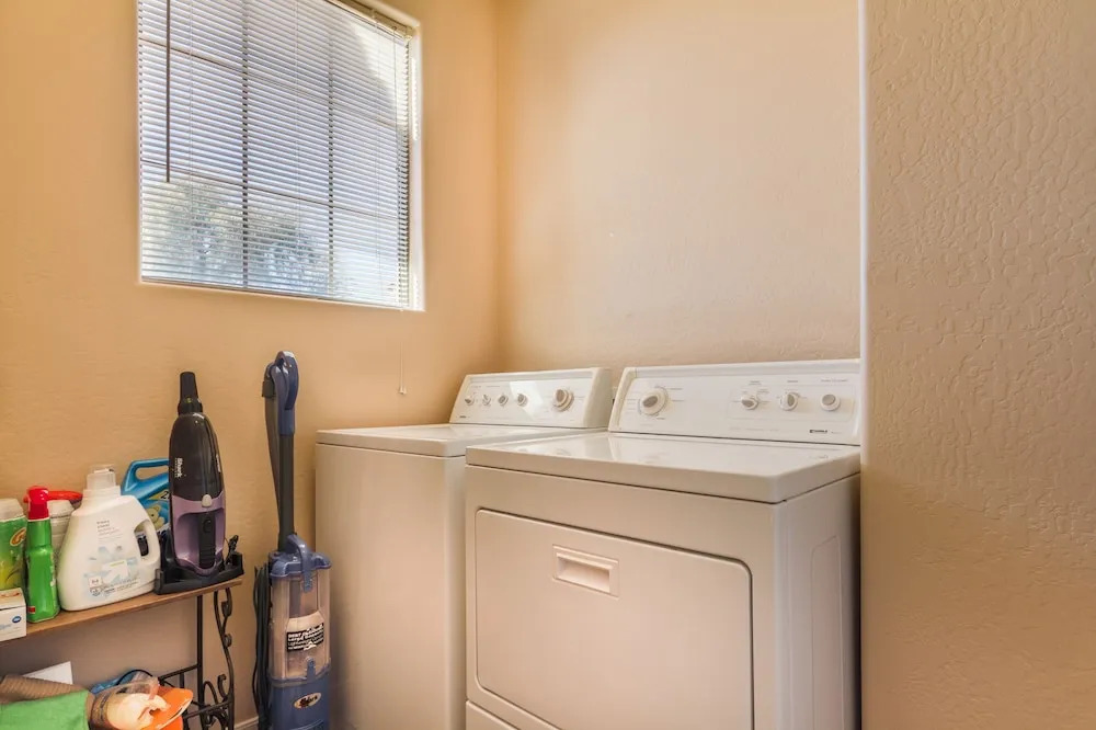 12th 205 - 2 Br Condo