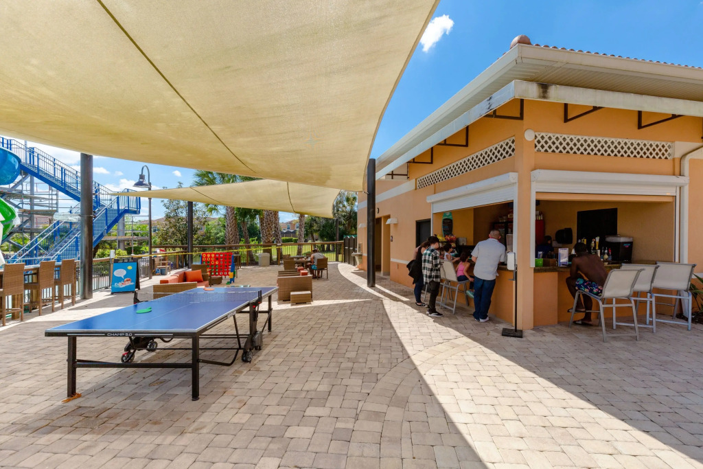 3 Bedrooms 3 Bathrooms Regal Oaks 5714 Dd