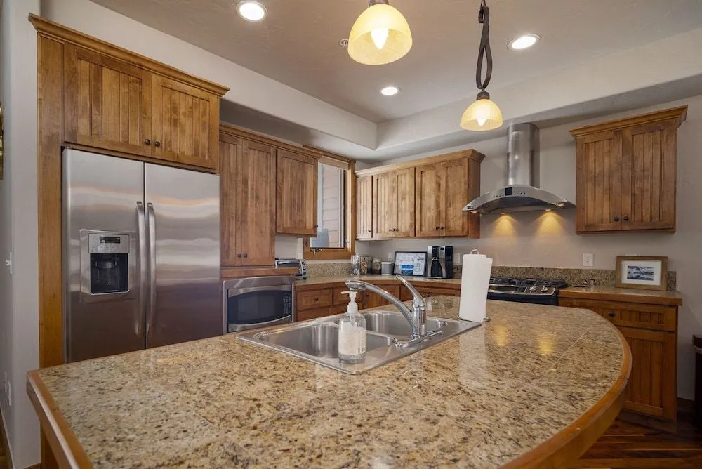 Bear Trail 3 Bedroom Townhouse by RedAwning