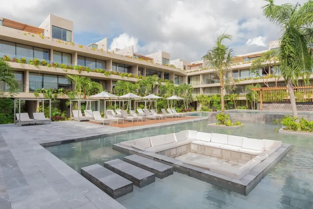 Elegant 2 Units in one 3BR Stunning Pools Best Amenities Wifi Concierge