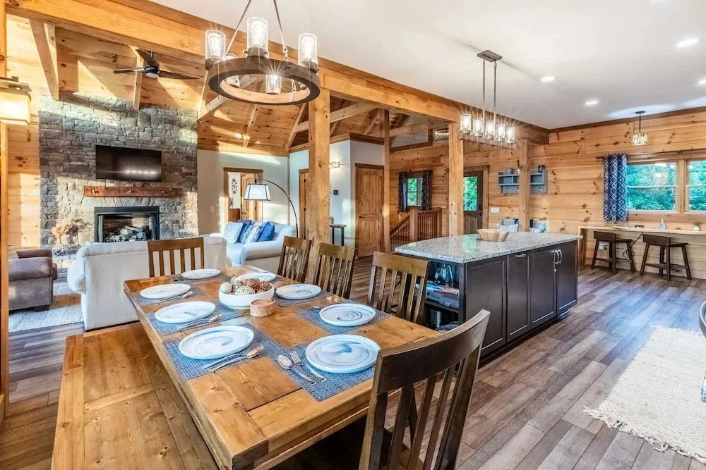 Luxury Cabin Lake View Access Theater Game Room