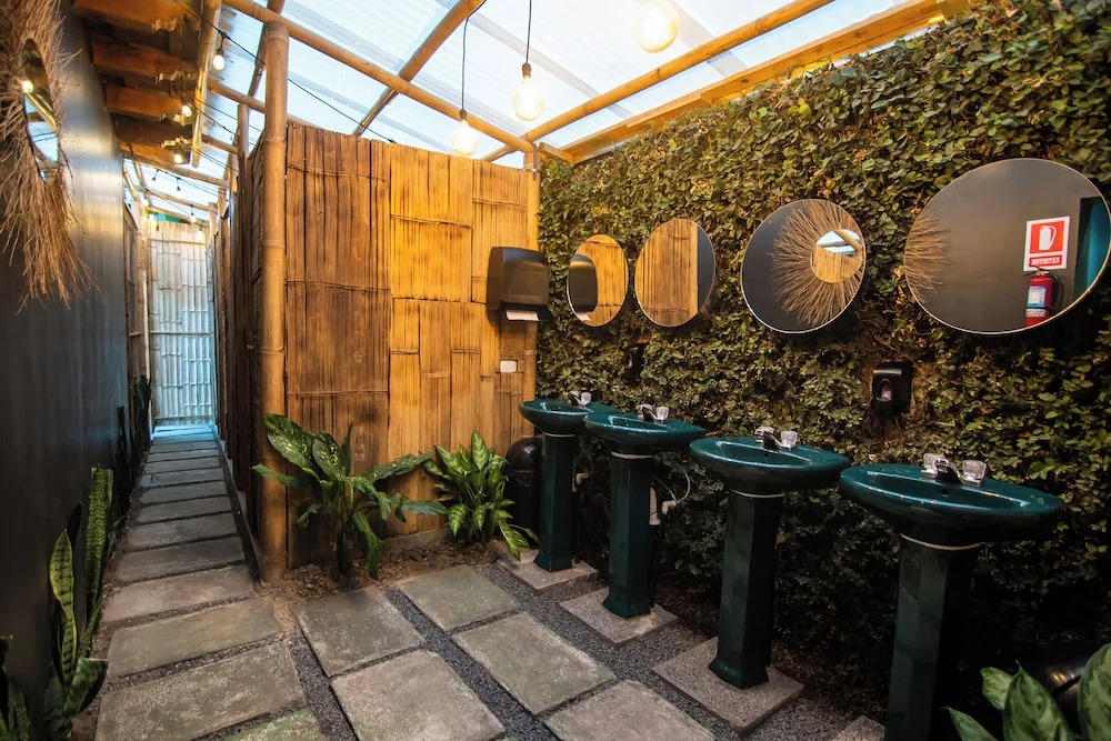 Yes Please! Hostel