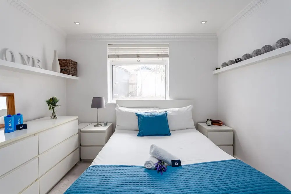 Stylish Manor Park Nest - AWX
