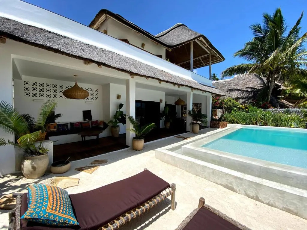 Joya Beach Suites & Villa