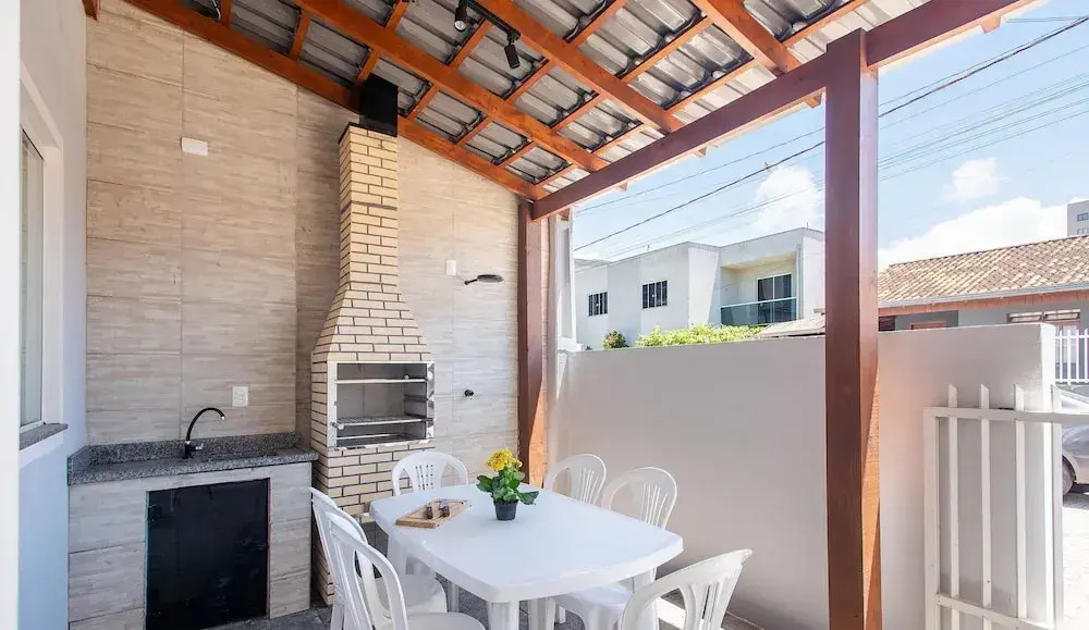 Casa 2Q c/ churrasq. 600m orla MCA0609