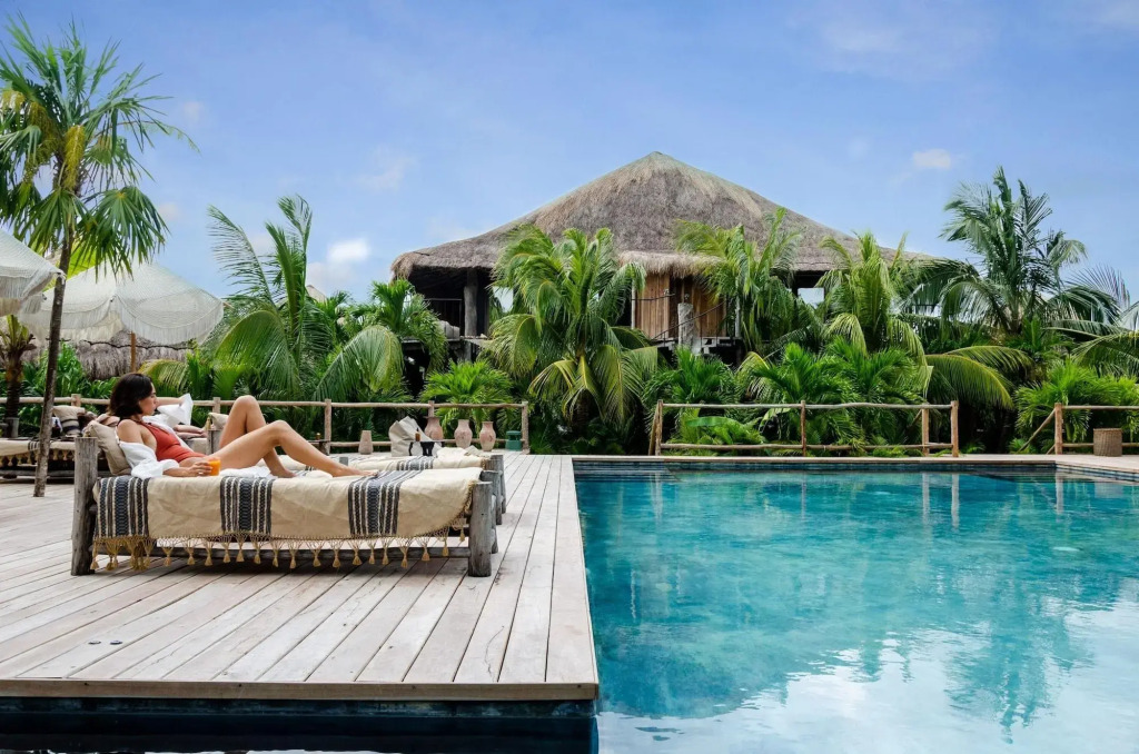 Radhoo Tulum