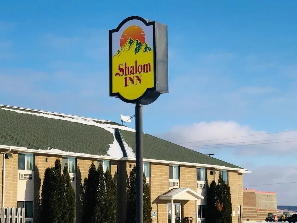 Super 8 Bottineau
