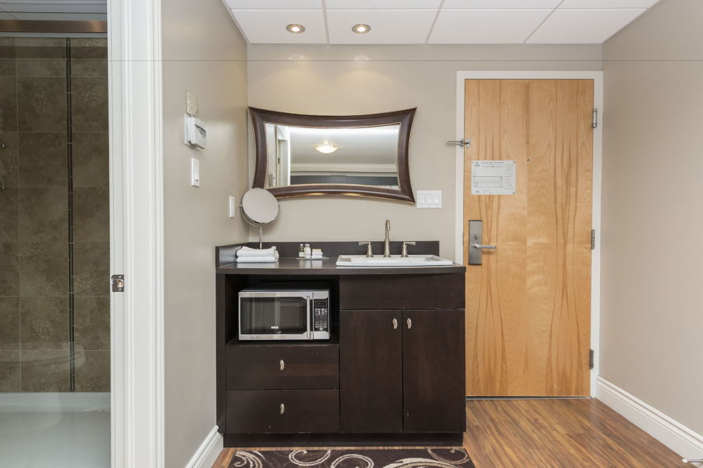 Hotel & Suites Le Dauphin Drummondville