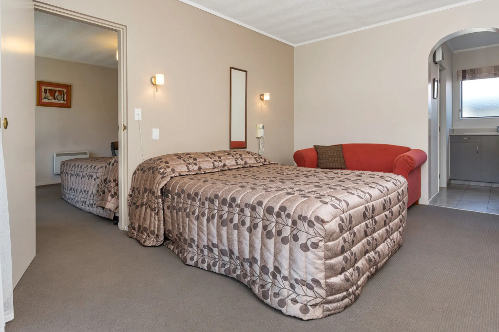 Kingswood Manor Motel