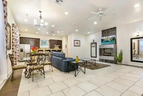Spacious 3BR/2.5BATH Condo in Great location
