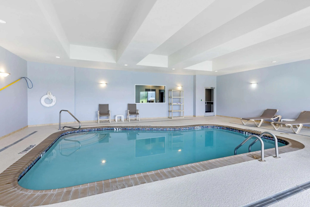 Comfort Suites Palestine