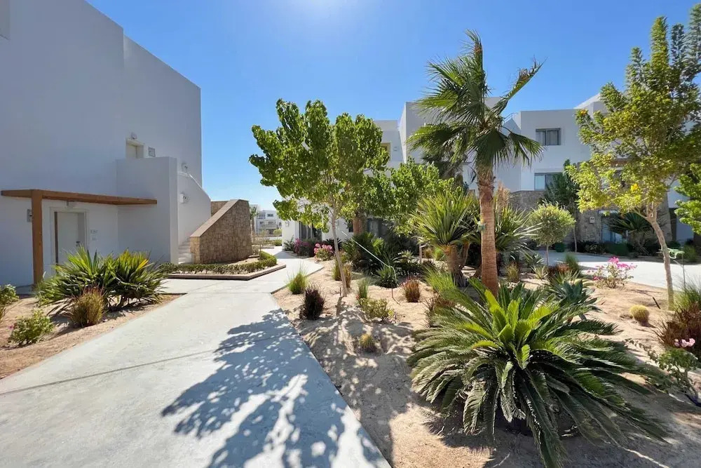 Xuru Stays I Lagoonfront Easy 1bdr @ Swan Lake El Gouna