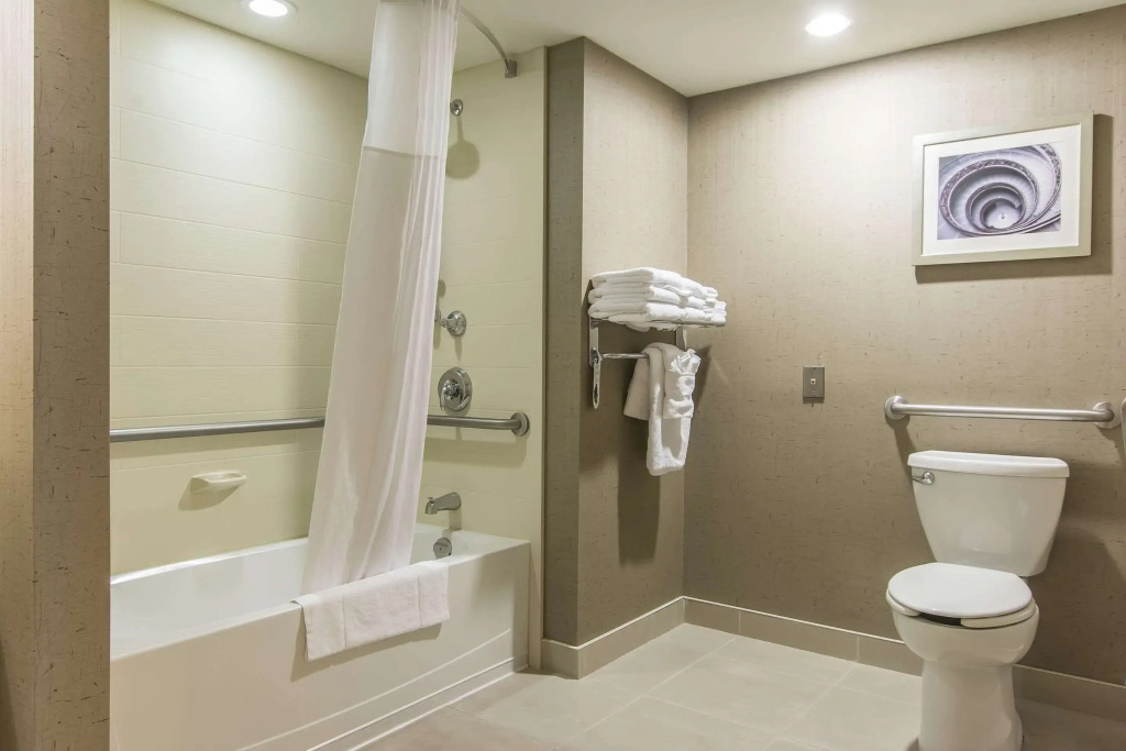 Quattro Hotel & Conf Centre, an Ascend Collection Hotel