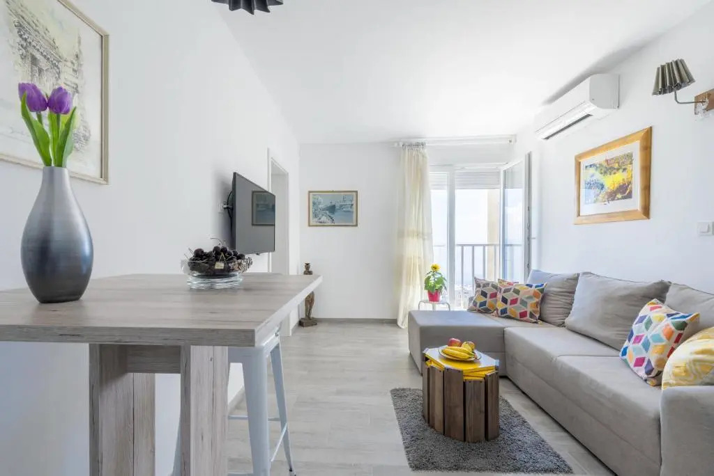 FM Apartments