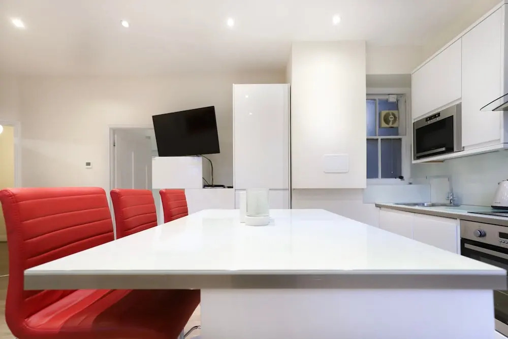 Modern 2 Bedroom Flat Near Baker Street