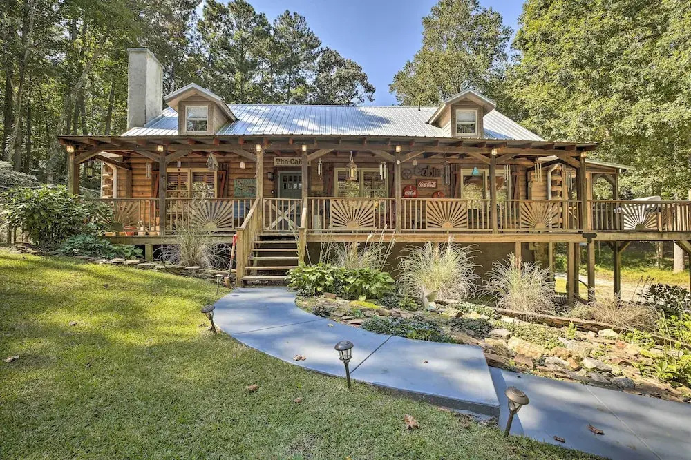 Serene Mableton Cabin - 13 Mi to Downtown Atlanta!