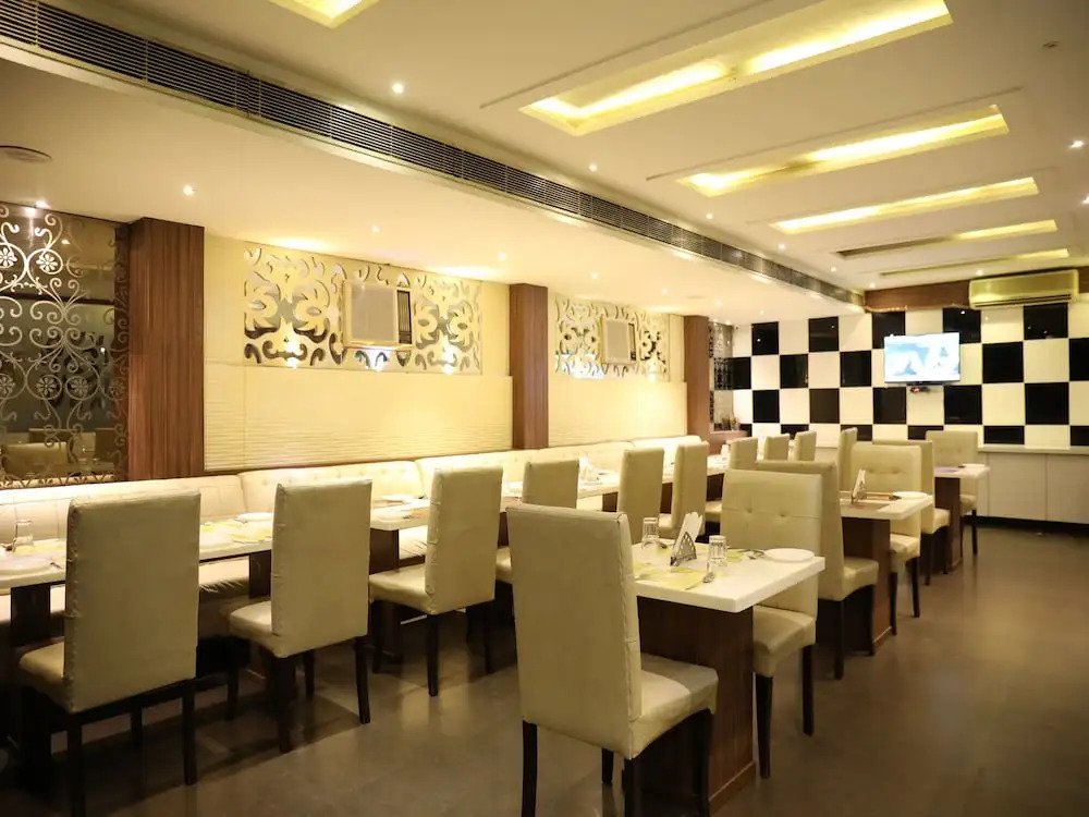 Hotel Poonam Plaza