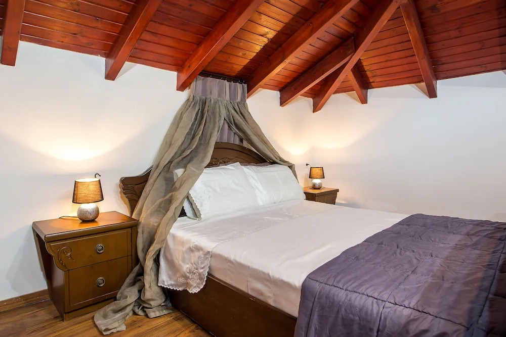 Villa Marilia - Lux home near Beach