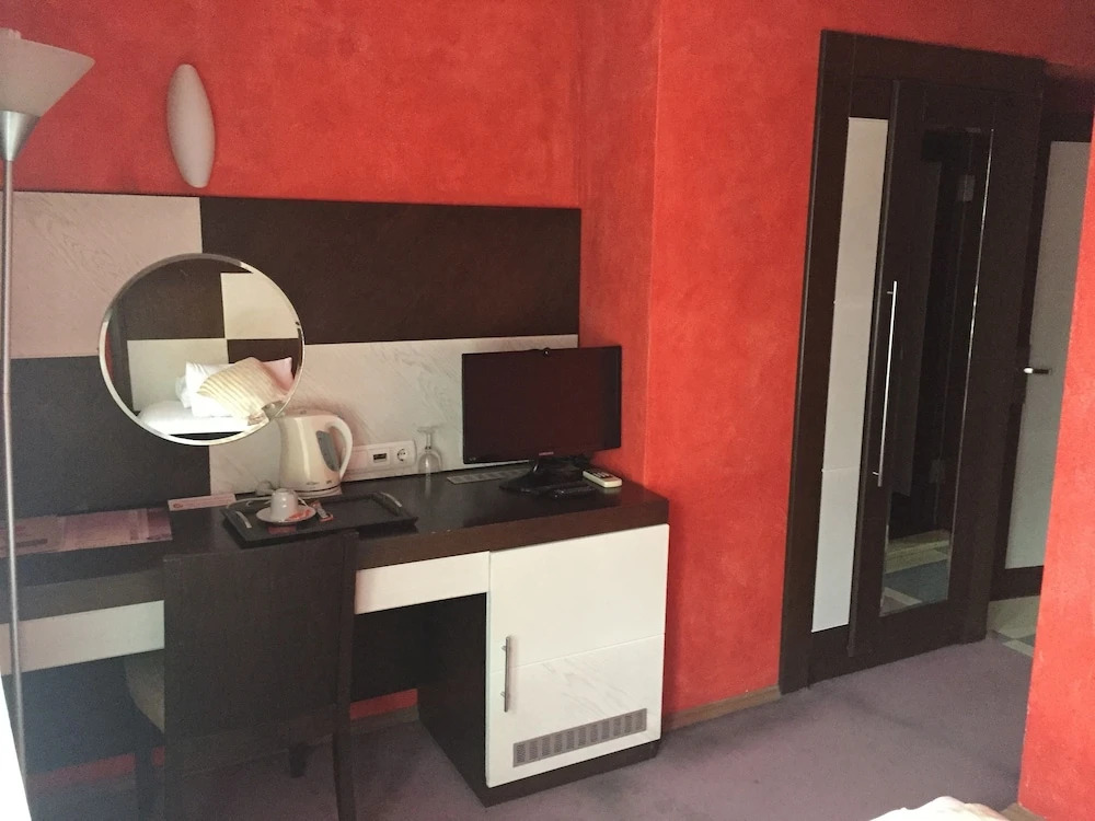 Cimenler Otel