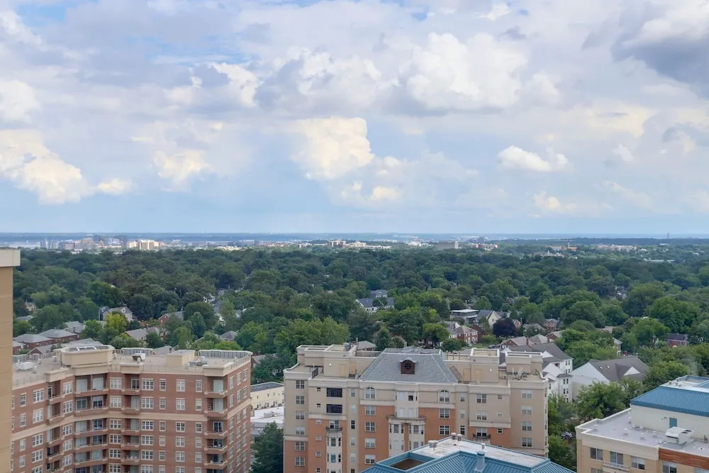 Wonderful 1 Bedroom Condo at Ballston