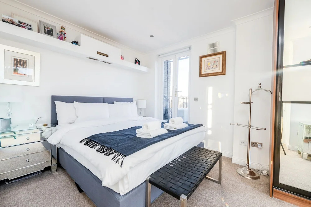Bright Belgravia Home by Underthedoormat