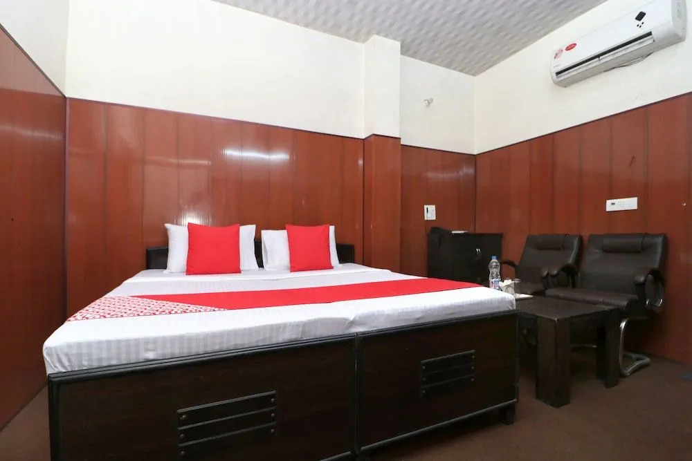Oyo 27614 Hotel Oscar Inn