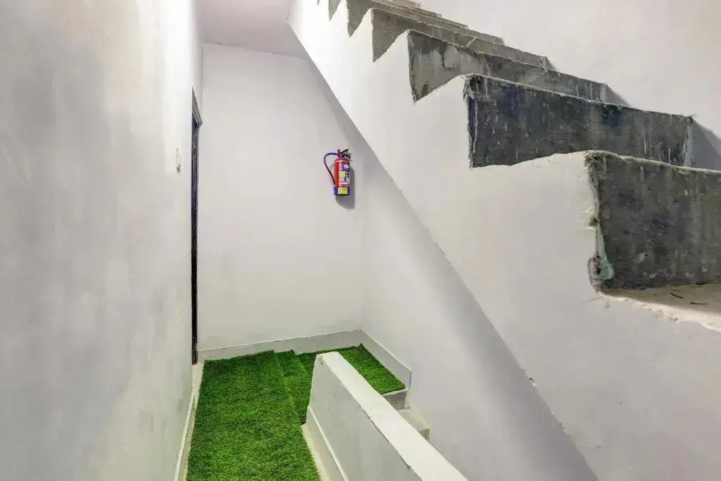 Love Bites by OYO Rooms