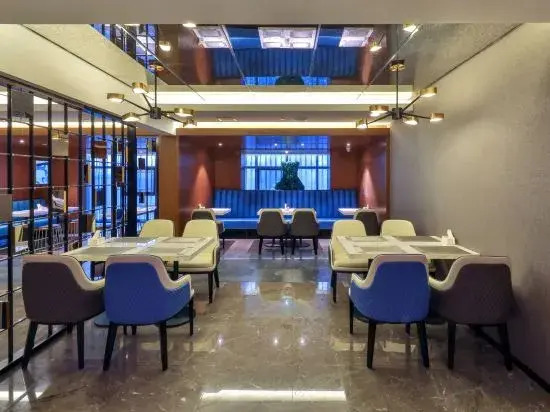 Hongjun Street No.1 Hotel (Harbin Railway Station Central Street)