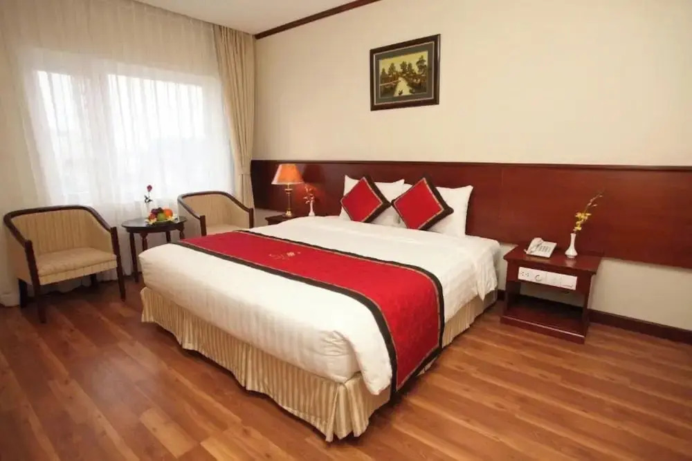 Sunny Hotel
