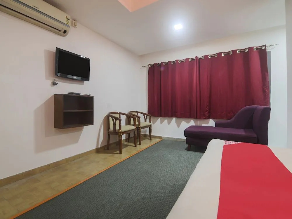 OYO 8326 Hotel The Silk Routee
