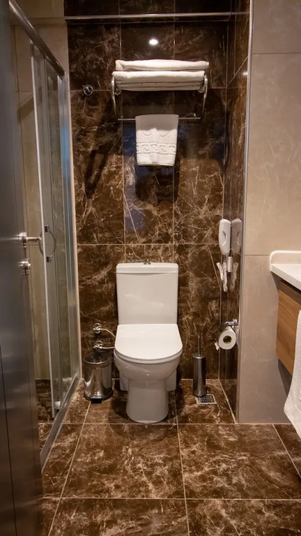 Lake Li̇fe Hotel