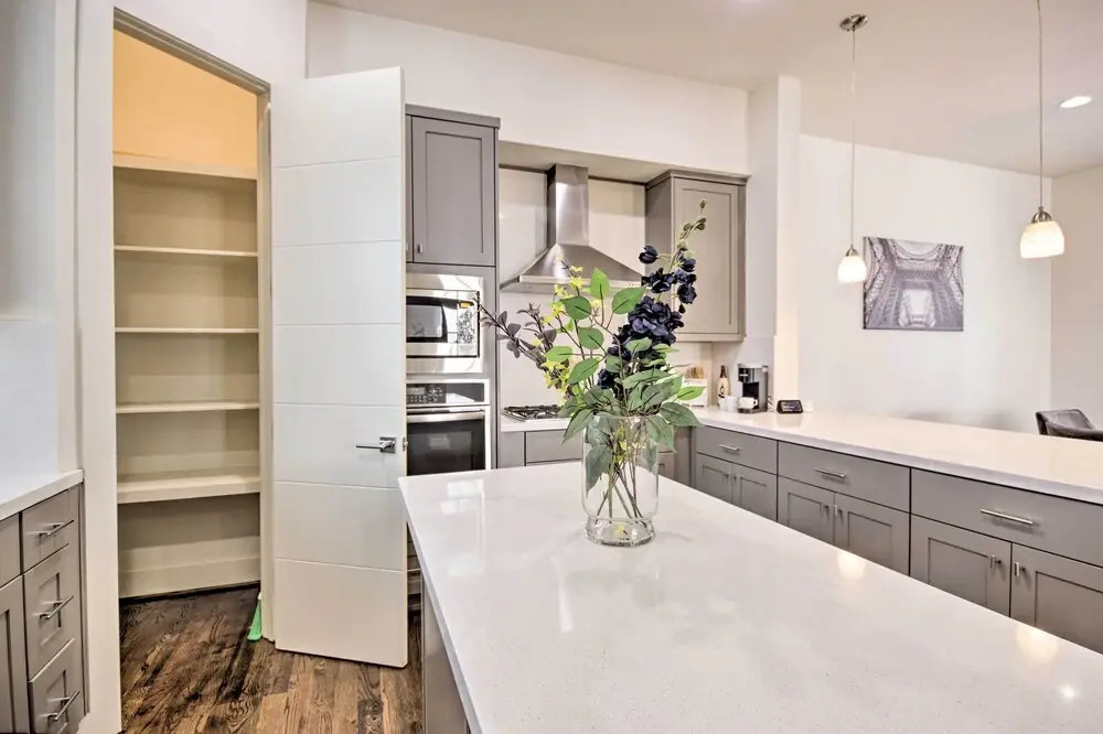 3-story Home Near NRG Stadium, Museums & Nightlife