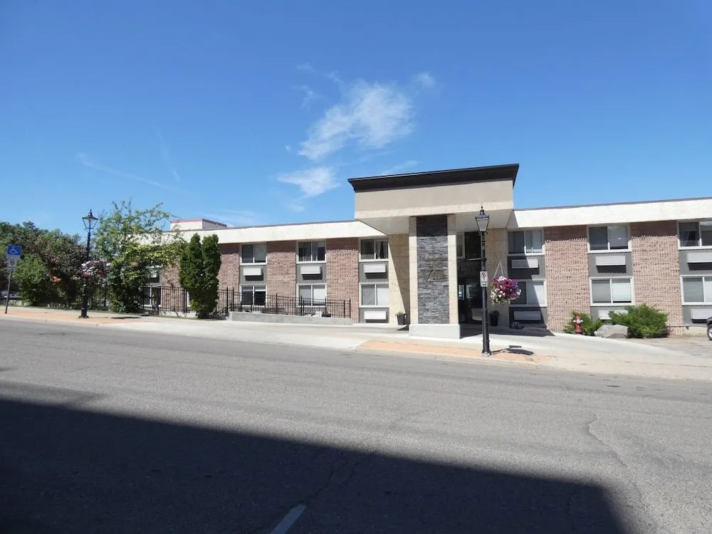 The Medicine Hat Villa