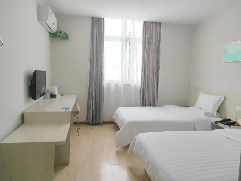 7Days Inn Zhaotong Hailou Road Wanghai park